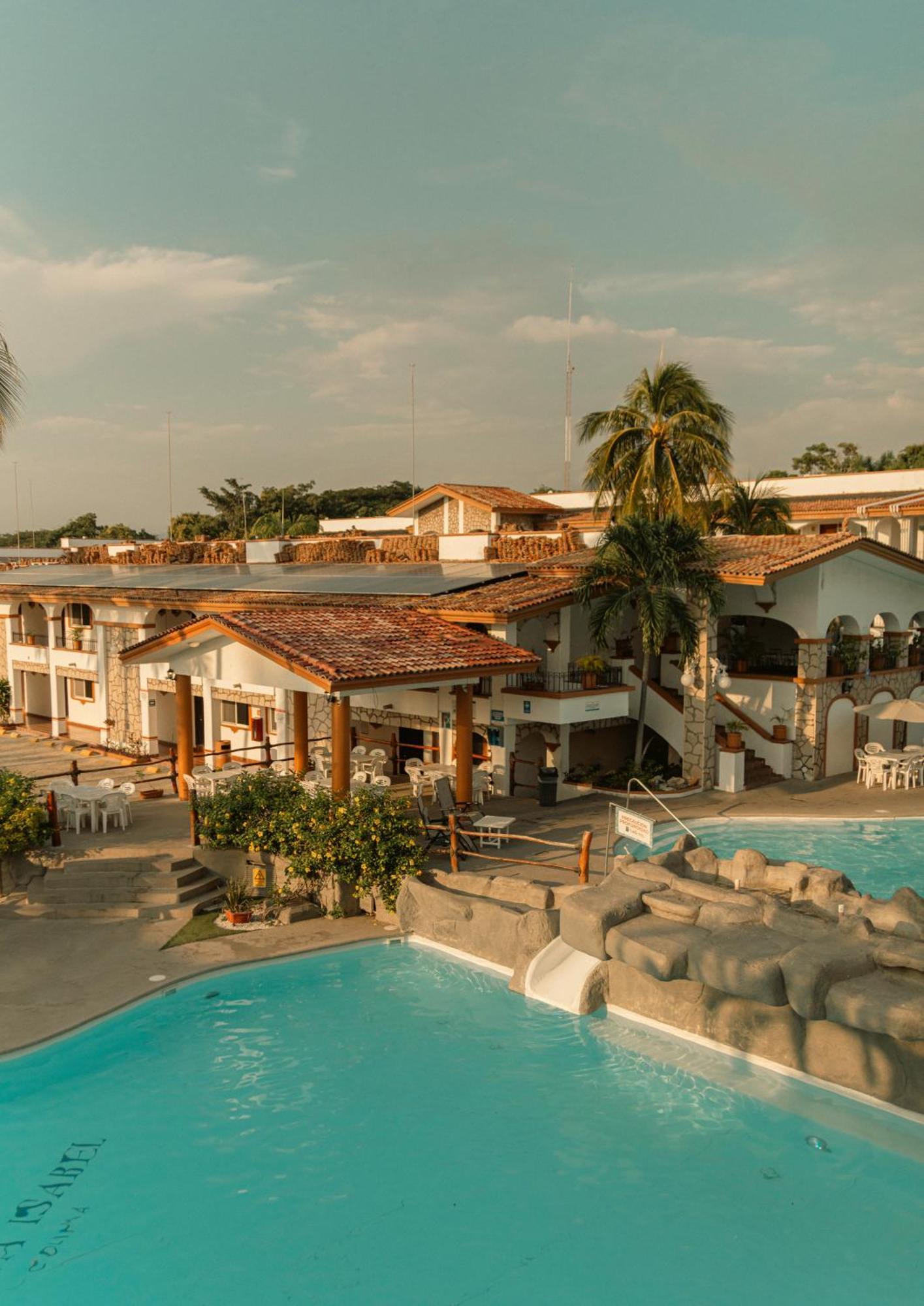 Maria Isabel Colima Hotel Exterior photo